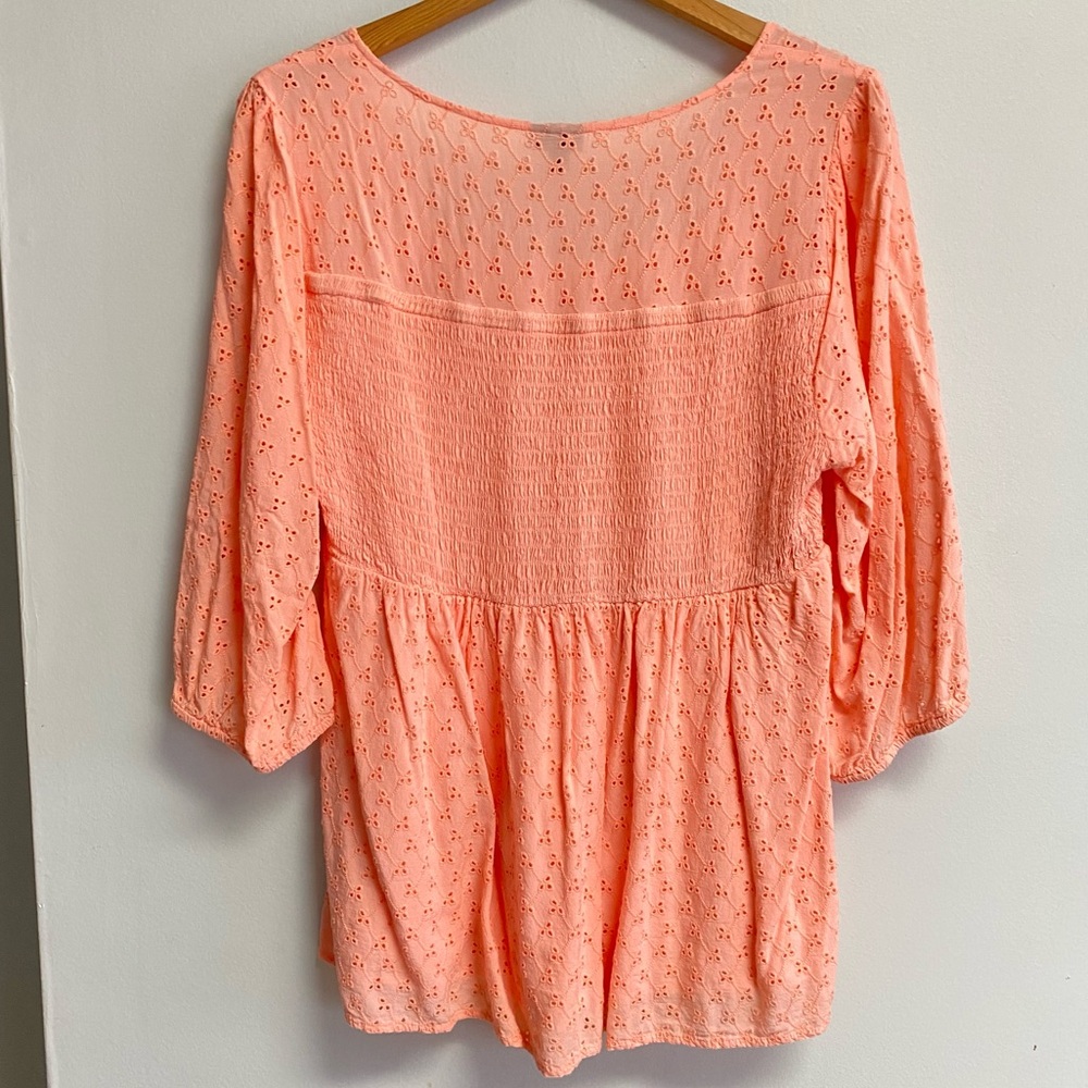 TORRID RUCHED EYELET TOP - 2X (2) - Picture 12 of 14